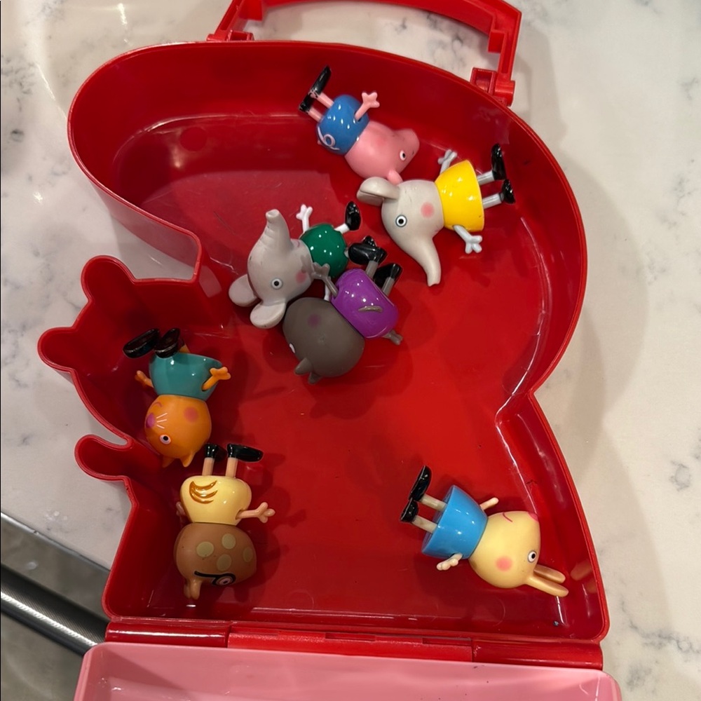 Peppa Pig Action Figures Red and Pink Playset